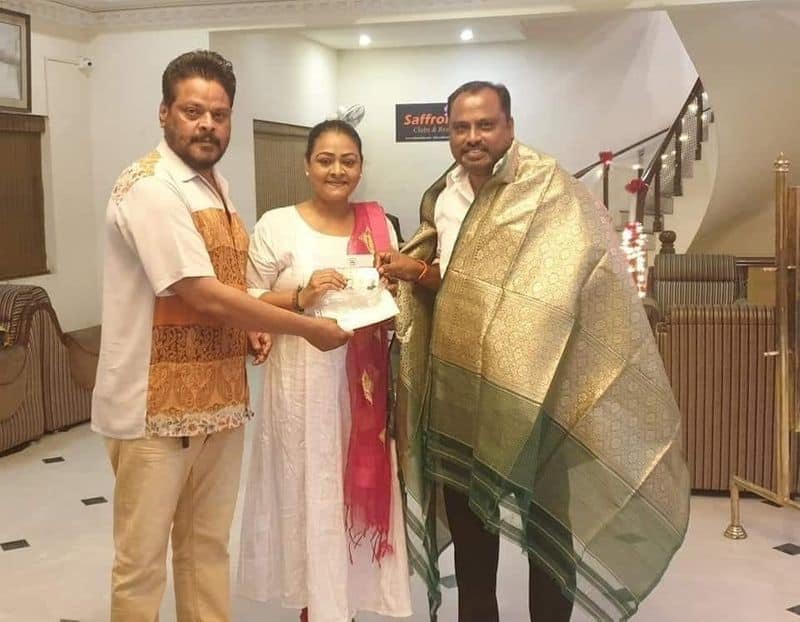 Actress Shakeela joins tamil nadu Congress