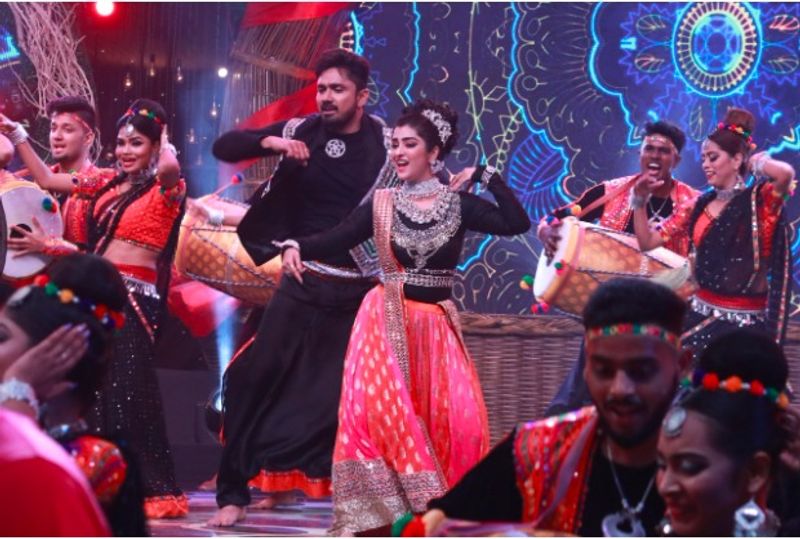 <p>পাশাপাশি থাকবে পদ্মমণি, জগদম্বাও। এছাড়া ইমন সহ একাধিক তারকার গানের সম্ভার তো থাকছেই। </p>