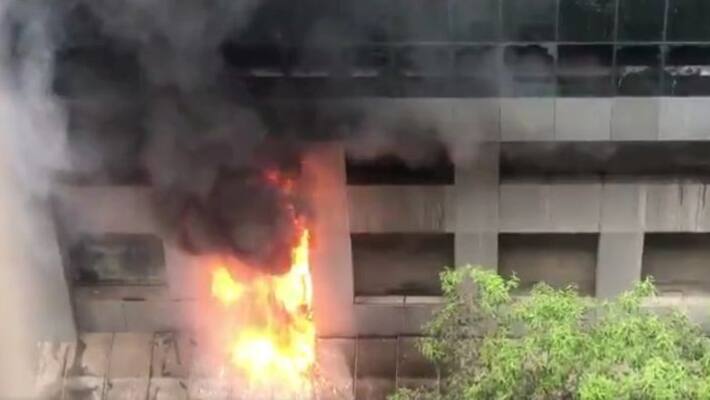 Mumbai fire 10 killed in massive blaze at Covid centre inside mall Mumbai fire 10 killed in massive blaze at Covid centre inside mall