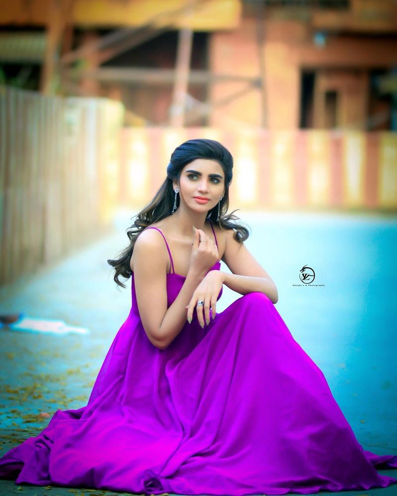 వర్ష కు ప్రమాదం అంటూ ఓ యూట్యూబ్ ఛానల్ చేసిన వీడియో చూసి, ఇమ్మానియేల్ అర్థరాత్రి కాల్ చేసి ఎలా ఉన్నావ్ అని అడిగాడట.