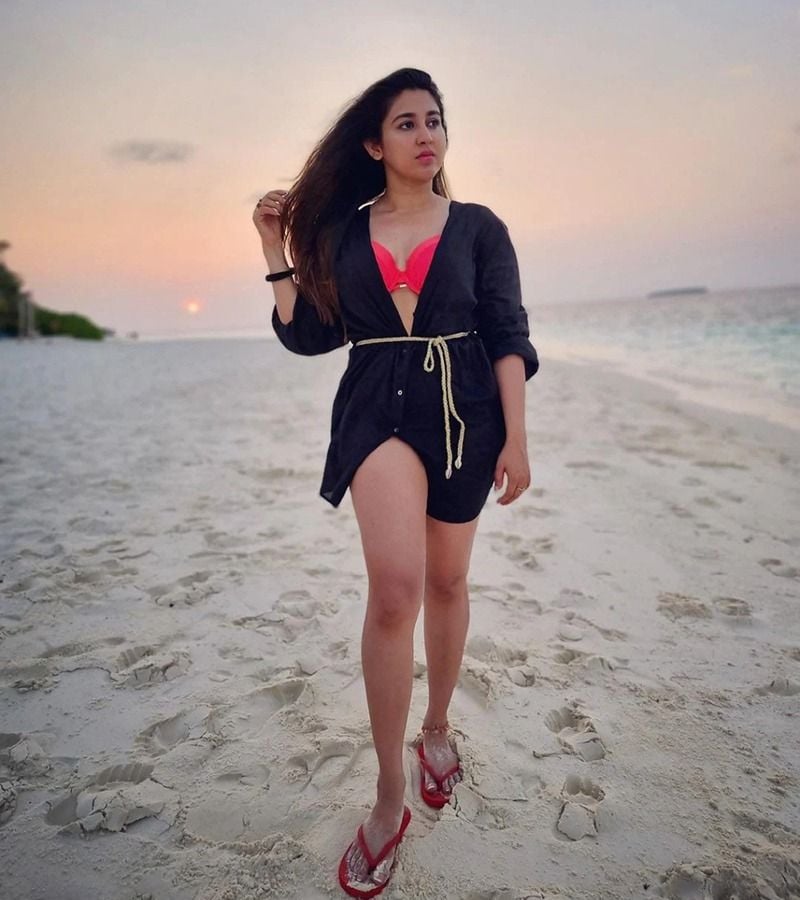 <p>দেখতে দেখতে 10 বছর সম্পর্ক পার। সব মিলিয়ে একাধিক সেলিব্রেশনে মত এখন ঐন্দ্রিলা অঙ্কুশ।</p>