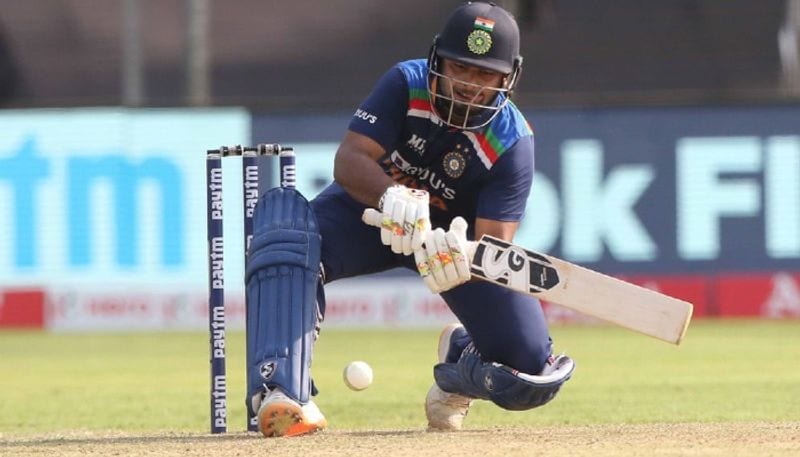 mohammad azharuddin predicts rishabh pant will be the next captain of team india