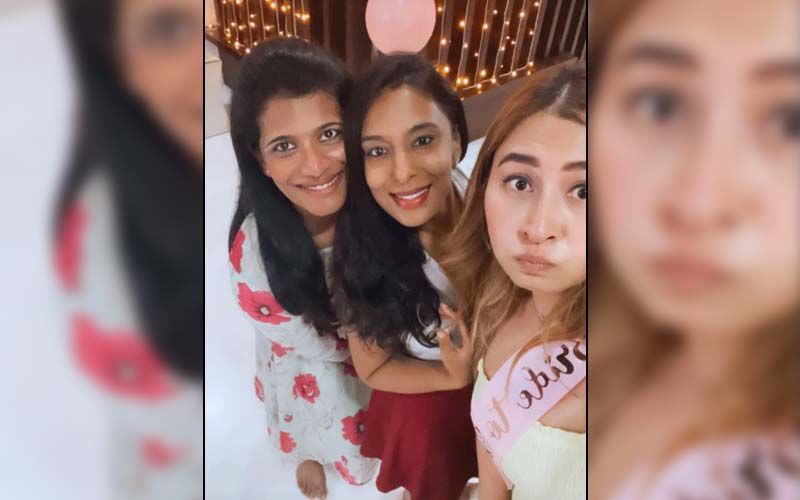  மணமகள் திருமணத்திற்கு ஒரிரு நாட்கள் முன்பு அணிந்து கொண்டு, பேச்சிலர் பார்ட்டிகளில் கலந்து கொள்வார்கள் என்பதால் விரைவில் விஷ்ணு விஷாலுக்கும், ஜுவாலா கட்டாவுக்கும் திருமணம் நடைபெற உள்ளதாக தகவல்கள் வெளியாகியுள்ளன. 