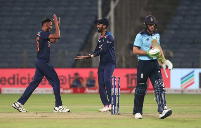 India vs England England beat India by 6 wickets to level series