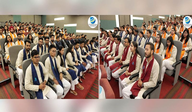 फेक चेक
सबसे बड़ा झूठ तो इस तस्वीर के साथ जो वायरल है वो ये कि इस साल अबतक उत्तरांचल यूनिवर्सिटी के दीक्षांत समारोह का आयोजन नहीं हुआ है। सोशल मीडिया यूजर्स पिछले साल यानी 2020 के आयोजन की तस्वीरें शेयर कर रहे हैं। उस साल भी स्टूडेंट्स के लिए सिर्फ भगवा रंग का ड्रेस कोड नहीं था, बल्कि छात्रों-छात्राओं ने अलग-अलग रंग के स्कार्फ भी पहने थे।