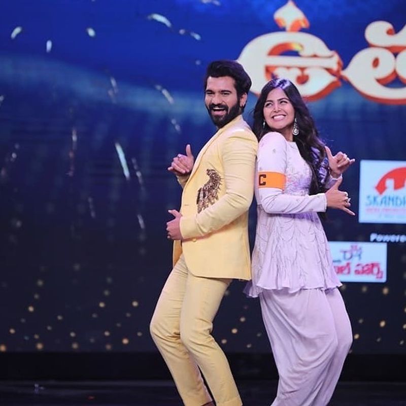 ప్రస్తుతం మోనాల్ స్టార్ మాలో `డాన్స్ ప్లస్` షోకి జడ్జ్ గా వ్యవహరిస్తుంది.