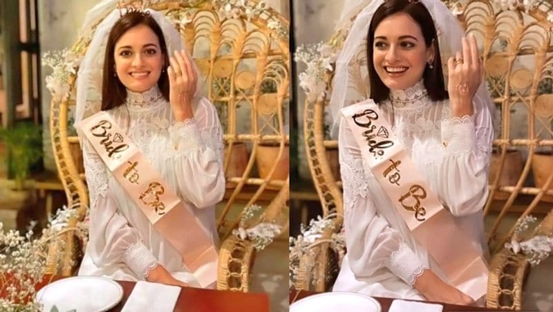 आखिरी बार दीया मिर्जा तापसी पन्नू के लीड रोल वाली फिल्म 'थप्पड़' में नजर आई थीं। इसके अलावा दीया मिर्जा ने वेबस सीरिज काफिर और मोगुल में भी काम किया है। उन्होंने बतौर प्रोड्यूसर वेब सीरिज माइंड द मल्होत्रा भी बनाई है। दीया मिर्जा टीवी शो गंगा-द सोल ऑफ इंडिया में भी नजर आ चुकी हैं। इससे पहले उन्होंने संजय दत्त की बायॉपिक संजू में मान्यता दत्त का किरदार निभाया था।

