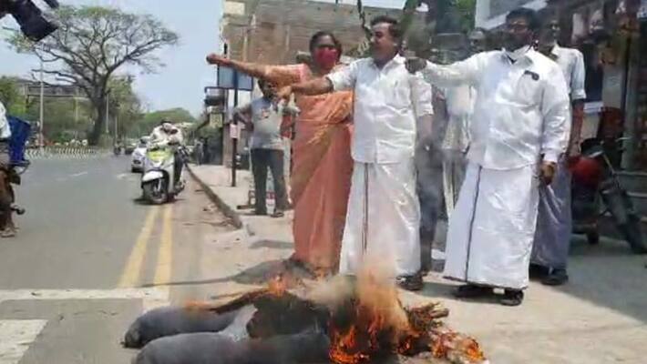 The struggle to burn the Model statue of A.Rasa.. will Protest continue till apology. The struggle to burn the Model statue of A.Rasa.. will Protest continue till apology.