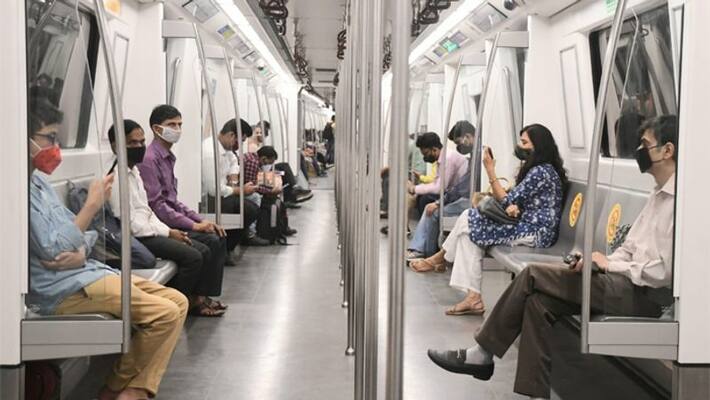 The unique video of Monkey travelling in Metro in Delhi DHA The unique video of Monkey travelling in Metro in Delhi DHA