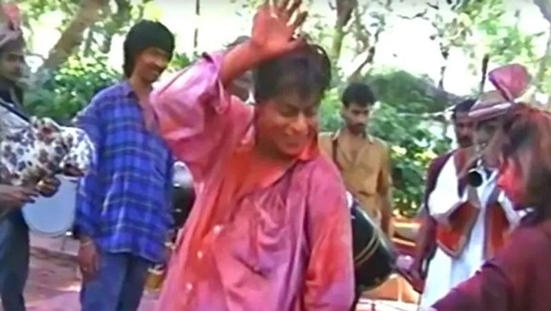 <p>কোনও স্থায়ী ঠিকানা ছাড়াই শাহরুখ খানকে বিয়ে করেছিলেন গৌরী। বন্ধুর দেওয়া আশ্রয়েই কাটত দিন। </p>