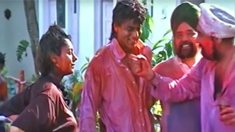 <p>এক কথায় বলতে গেলে লাভ বার্ডই বটে। একে অন্যের সঙ্গে যেভাবে কঠিন সময় পার করেছেন এই জুটি তা বলাই বাহুল্য। </p>