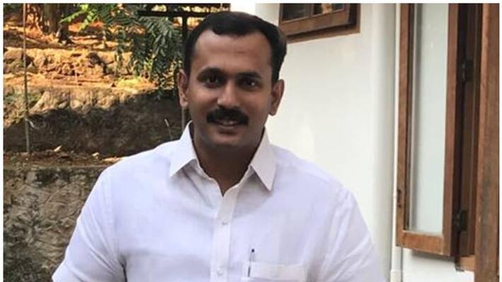 Fake WhatsApp Group case Shaun George present before crime branch Fake WhatsApp Group case Shaun George present before crime branch