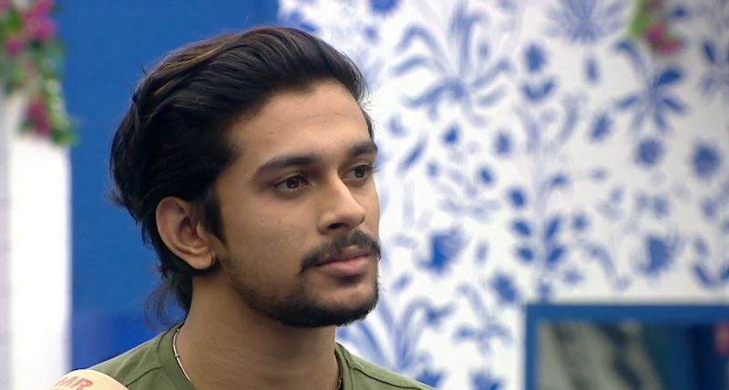 ഇമേജ് പോകുമെന്ന ഭയമുള്ളതുകൊണ്ടാണോ പ്രശ്നങ്ങളില് മിണ്ടാതെ ഇരിക്കുന്നത് എന്നായിരുന്നു നോബി മാന്ത്രിക കസേരയില് ഇരുന്നപ്പോള് റംസാന് ചോദിക്കാനുണ്ടായിരുന്നത്. അല്ല വെറുതെ വഴക്കിടുന്നത് തനിക്ക് ഇഷ്ടമില്ല എന്നാണ് നോബിയുടെ മറുപടി.