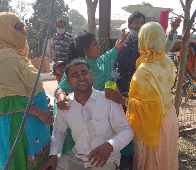धुआं कम होने पर ग्राउंड फ्लोर चेक किया जाएगा। ग्राउंड फ्लोर पर अभी किसी के फंसे होने की सूचना नहीं है। शुरुआती जांच में पता चला है कि ग्राउंड फ्लोर पर स्थित स्टोर में शॉर्ट सर्किट की वजह से आग लगी थी।