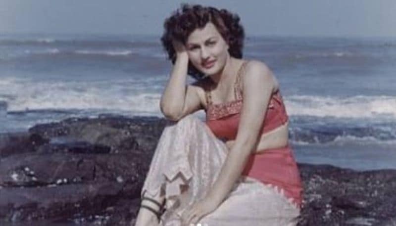 Begum Para was a big star, and in films like Sohni Mahiwal (1946), Zanjeer (1947), Neel Kamal (1947) with Raj Kapoor, Mehendi (1947) with Nargis, she was featured.
