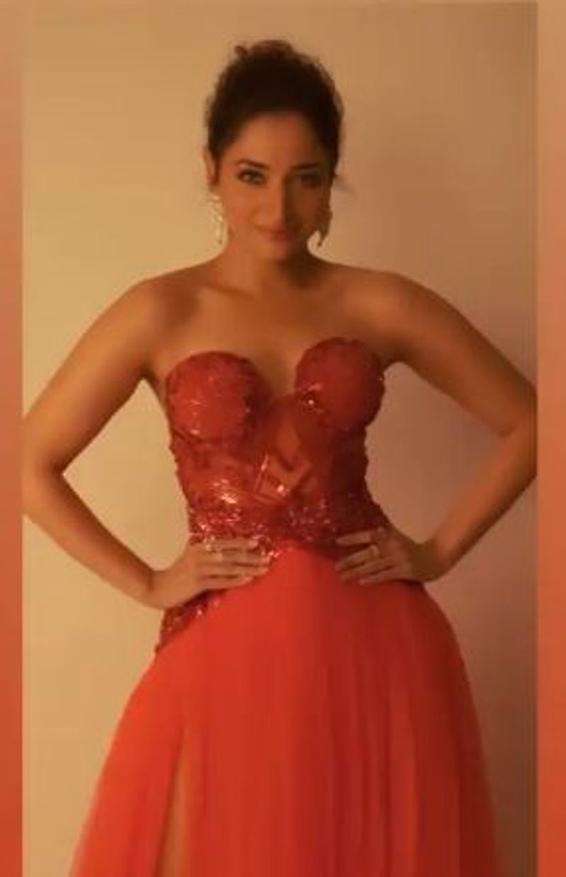 ఫిల్మ్ ఫేర్లో తమన్నా హోయలు.
