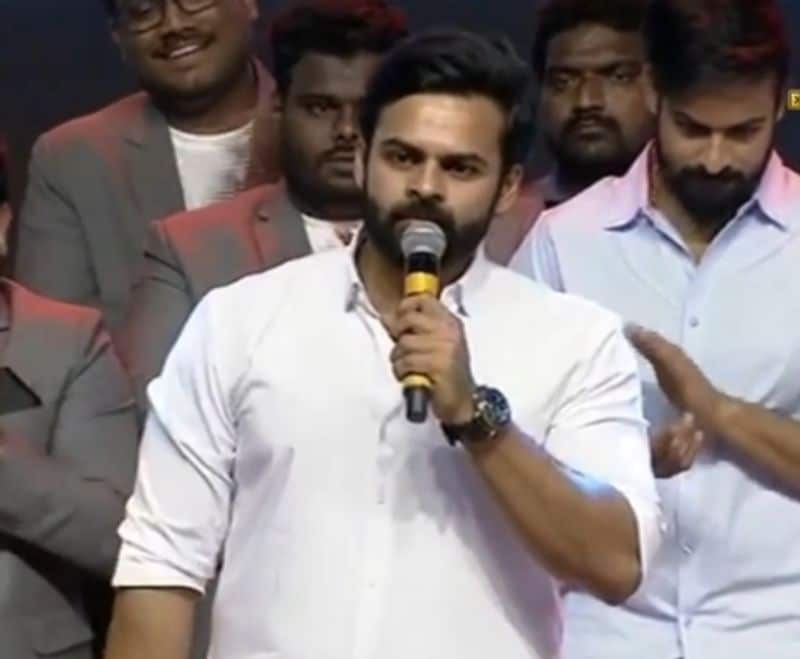 ఇక మీకు ఒక కథ చెబుతా.. ఓ ప్రదేశంలో ఓ మామిడి చెట్టు ఉంది. దాని నిండా కాయలు ఉన్నాయి. అక్కడ ఉన్న పిల్లలకు పోటీ పెడుతూ... ఎవరు ముందు వెళ్లి ఆ చెట్టు కాయలు కొస్తే మొత్తం కాయలు వారికే అని చెప్పారు.