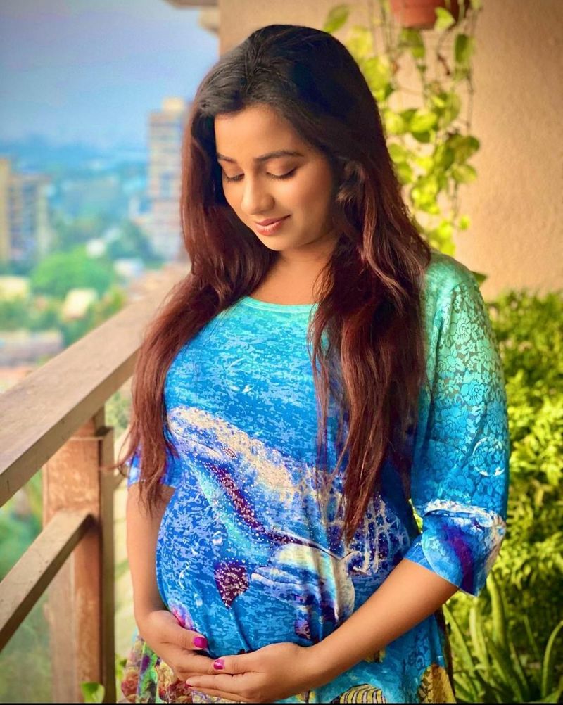 Shialditya is the love of her life, and they got married in the year 2015. Many times Shreya post pictures with her husband on her Instagram profile.
