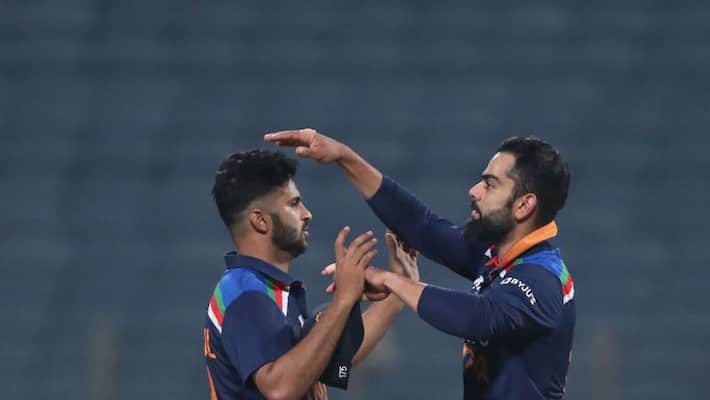 T20 World Cup 2021: Shardul Thakur replaces Axar Patel in Team India squad T20 World Cup 2021: Shardul Thakur replaces Axar Patel in Team India squad