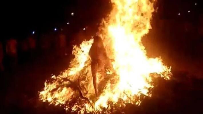 Thai Woman Sets Ex-lover's Rs 23 Lakh Bike She Gifted Him on Fire to Take Revenge Thai Woman Sets Ex-lover's Rs 23 Lakh Bike She Gifted Him on Fire to Take Revenge