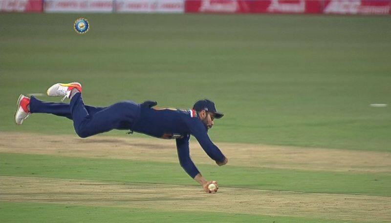 India vs England 3rd odi Watch Virat Kohli Stunning One Handed Catch to Dismiss Adil Rashid