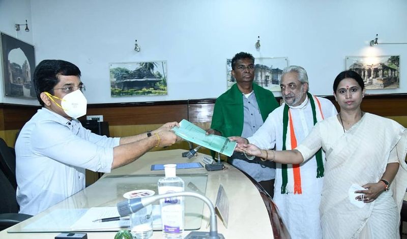 <p>ಈ ಸಂದರ್ಭದಲ್ಲಿ ಎಂ.ಬಿ.ಪಾಟೀಲ್, ಲಕ್ಷ್ಮೀ ಹೆಬ್ಬಾಳಕರ್, ಅಂಜಲಿ ನಿಂಬಾಳಕರ್ ಸೇರಿದಂತೆ ಪಕ್ಷದ ಪ್ರಮುಖರು ಭಾಗಿ </p>