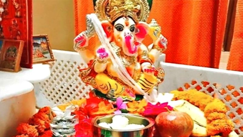 Mumbai government impose restrictions on Ganesh puja 2021 bjc