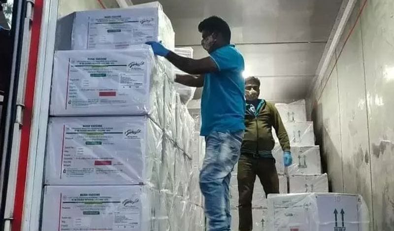 पहले इस देश ने भारत से ये खेप अपने स्वास्थ्य कर्मियों को लगवाने के लिए मंगवाई थी लेकिन अब इसे कुल 14 देशों को बेच दिया गया है। इस खबर की काफी चर्चा हो रही है।
