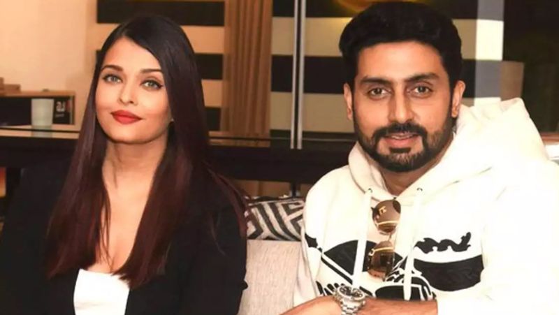 <p>অভিষেক আরও জানিয়েছিলেন, সম্পর্কের মধ্যে যেটা সবথেকে দরকার সেটা হল বোঝাপড়া। ঝগড়া সব সম্পর্কেই থাকবে। কিন্তু কমিউনিকেশন ঠিক থাকলেই সব সমস্যার সমাধান সম্ভব। এবং এটাই বিশ্বাস করেন অভিষেক।</p>