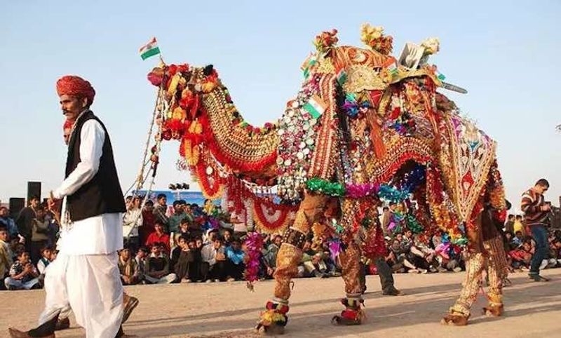राणा सांगा ने सौ से भी ज्यादा युद्ध लड़कर साहस का परिचय दिया दिया था। पन्ना धाय के बलिदान के साथ के बलिदान के साथ बुलंदा पाली के ठाकुर मोहकम सिंह की रानी वाघेली का बलिदान भी अमर है। 