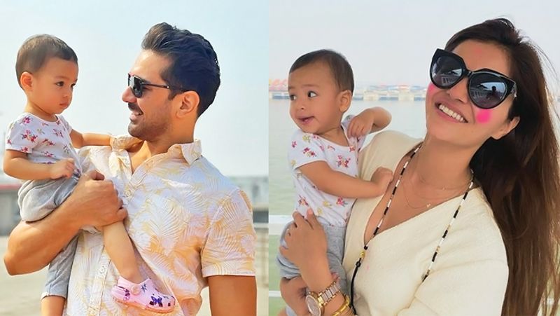निक्की तम्बोली ने रुबीना दिलाइक की गोद में बच्चे को देखने के बाद कमेंट करते हुए लिखा- ‘वाह कितना क्यूट बच्चा है। रुबीना और अभिनव आप दोनों कब तक मां-बाप बनोगे ?’ निक्की तम्बोली के इस सवाल का रुबीना ने भी बखूबी जवाब दिया है।