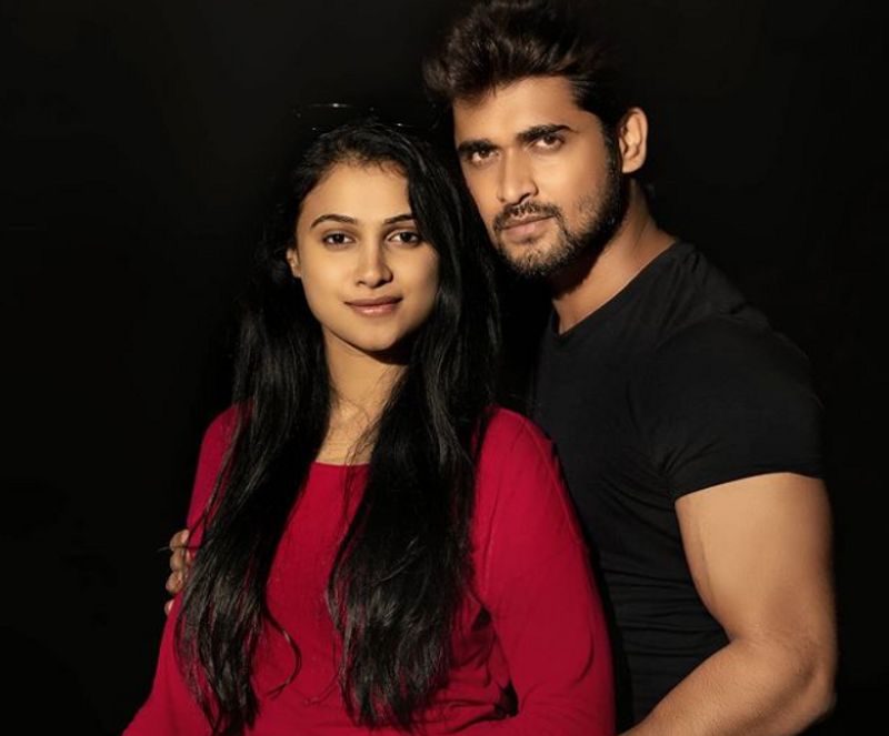 <p>ಆದ್ರೆ ಬೆಸ್ಟ್ ಫ್ರೆಂಡ್ಸ್ ಥರಾನೇ ಇದ್ದ ಜೋಡಿ ತಾವು ಫ್ರೆ<ಡ್ಸ್ ಕಪಲ್ಸ ಅಲ್ಲ ಅಂದಾಗ ನಿಜವಿರಬಹುದು ಎಂಬತೆಯೇ ಇತ್ತು.</p>