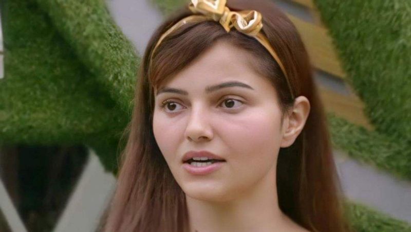 रुबीना ने कहा- मुझसे ऐसे सवाल अक्सर किए जाते हैं कि क्या मैं पहले से ही फिक्स्ड विनर थी ? मैं आप सभी से पूछना चाहती हूं कि क्या यह संभव हो सकता है? बिग बॉस जैसे शो का विनर ऑडियन्स चूज करती है और विनर उन्हीं के वोट्स पर डिपेंड करता है।