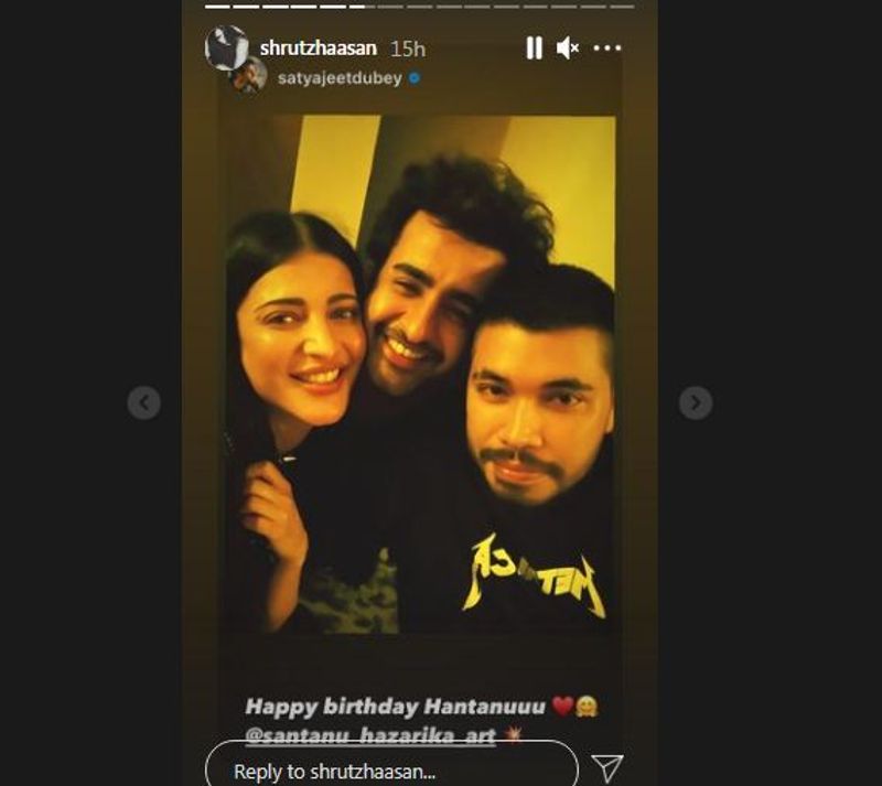 `హ్యాపీ బర్త్ డే టు దిస్ ఇన్క్రెడిబుల్ హ్యూమన్` అని పేర్కొంది. అంతటితో ఆగలేదు ఇన్స్టా గ్రామ్ స్టోరీస్లో ఆయనతో క్లోజ్డ్ గా దిగిన ఫోటోలను పంచుకుంది.