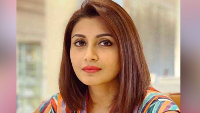 रिमी ने इंटरव्यू में बताया- वो सोच-समझकर इस लाइन में नहीं आई है बल्कि उनके घर के हालातों ने उन्हें काम करने पर मजबूर किया था।