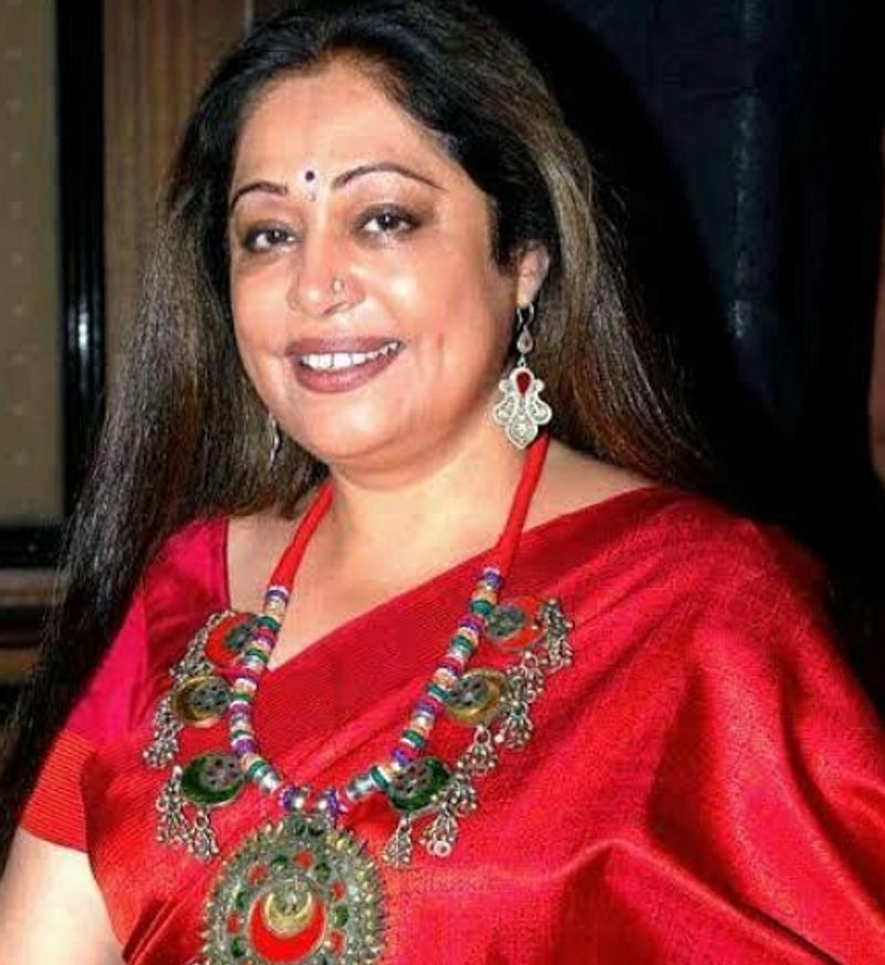 <p>68 ವರ್ಷದ ಬಾಲಿವುಡ್ ನಟಿ-ರಾಜಕಾರಣಿ ಕಳೆದ ವರ್ಷ ಈ ಕಾಯಿಲೆಗೆ ಚಿಕಿತ್ಸೆ ಪ್ರಾರಂಭಿಸಿದ ನಂತರ ಚೇತರಿಸಿಕೊಳ್ಳುತ್ತಿದ್ದಾರೆ ಎಂದು ಸೂದ್ ಹೇಳಿದ್ದಾರೆ.</p>