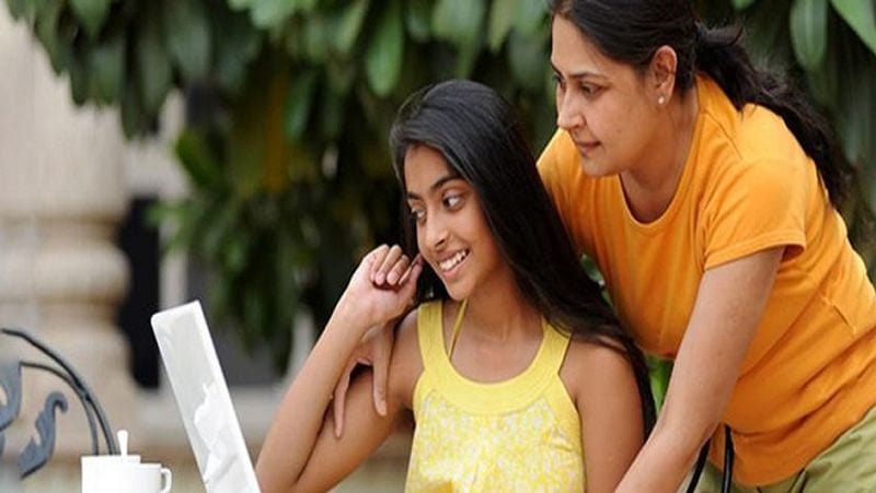 अगर आपने चाइल्ड इन्श्योरेंस प्लान ले रखा है और आपको अचानक पैसे की जरूरत पड़ जाती है, तो इसमें लोन लेने की सुविधा भी मिलती है। चाइल्ड इन्श्योरेंस प्लान में लॉन्ग टर्म सेविंग पर बोनस भी मिल सकता है। एक निश्चित समय सीमा के बाद इसमें से पैसा निकाला भी जा सकता है। इस तरह से यह काफी सुविधाजनक है। (फाइल फोटो)