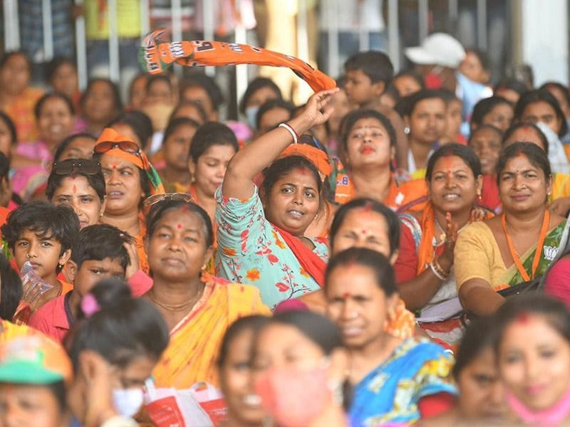 <p>বিজেপির কর্মী-সমর্থক থেকে শীর্ষ নের্তৃত্ব প্রায় প্রত্যেকেই এদিন মোদী ম্যাজিকে হারিয়ে গিয়েছেন। </p>