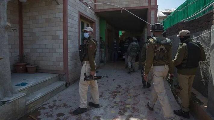 J-K Special police officer, his wife and daughter killed in militant attack in Kashmir's Awantipora-dnm J-K Special police officer, his wife and daughter killed in militant attack in Kashmir's Awantipora-dnm