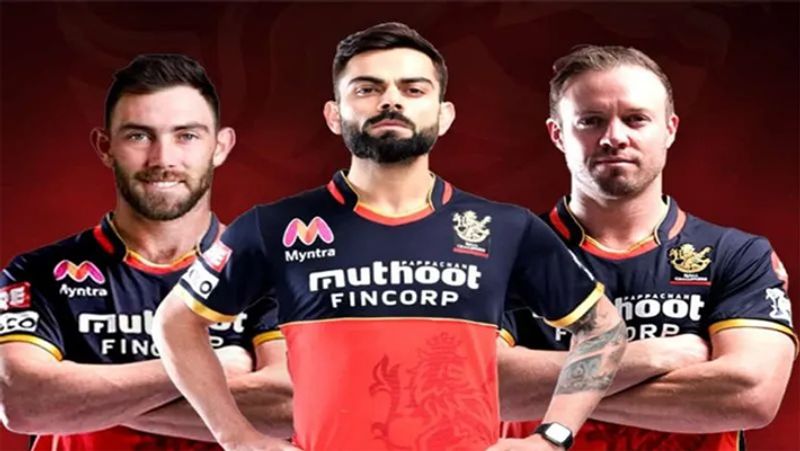 <p>అరివీర భయంకర ఆటగాళ్లు ఆ జట్టు సొంతం. ప్రపంచ క్రికెట్లో అత్యుత్తమ బ్యాట్స్మెన్ ఆ జట్టుకు ప్రాతినిథ్యం వహించారు. అయినా, రాయల్ చాలెంజర్స్ బెంగళూర్ కేవలం కాగితంపై ఎదురులేని జట్టుగానే నిలుస్తోంది. 13 ఏండ్ల ఐపీఎల్ చరిత్రలో మూడుసార్లు టైటిల్ పోరుకు చేరుకున్నప్పటికీ బెంగళూర్కు టైటిల్ను ముద్దాడే అవకాశం దక్కలేదు. 'ఈ సాల కప్ నమదే' అనుకుంటూ అభిమానులు ప్రతి సీజన్పై ఆశలు పెట్టుకుంటూనే ఉన్నారు. మరి విరాట్ కోహ్లి ఇప్పుడైనా ఐపీఎల్ కప్పు కొడతాడా అనే చర్చ ప్రతిసారి లాగే ఈసారి కూడా మొదలయింది. ఐపీఎల్ ప్రారంభమవుతున్న వేళ ఆర్సీబీ జట్టు బాలలు, బలహీనతలపై ఒక లుక్కేద్దాం... </p>