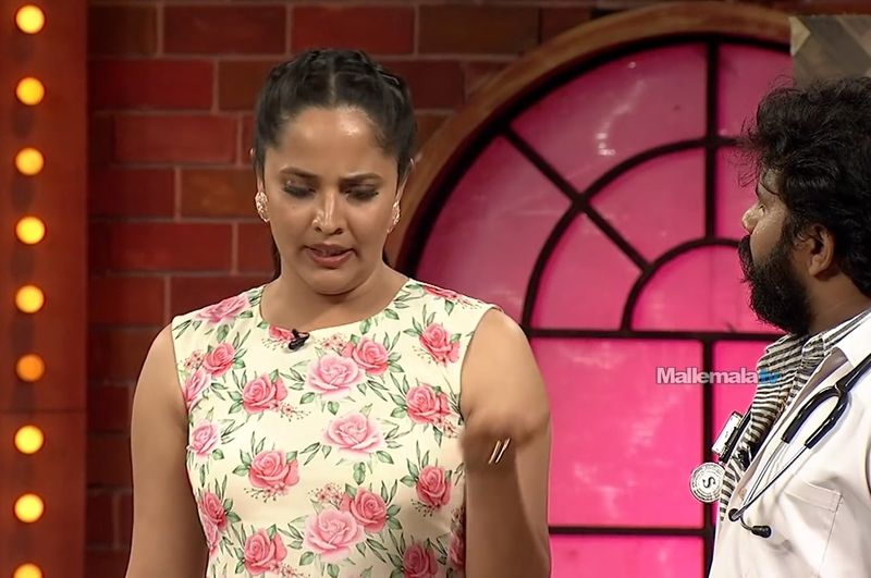 తాజా ఎపిసోడ్ లో ఆది యాంకర్ అనసూయపై తన పంచ్ ల పవర్ చూపించాడు. ఏకంగా ముసలిదానివి అయిపోయావ్ అంటూ పరువే తీసేశాడు. ఇంతకీ ఏమి జరిగిందో తెలియాలంటే ఈ స్టోరీ చదవాల్సిందే..