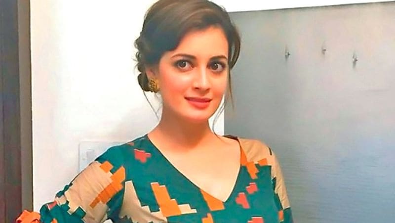 दीया ने साल 2000 में मिस इंडिया एशिया पैसिफिक का ताज जीता था। फिर उन्होंने अपने करियर की शुरुआत फिल्म 'रहना है तेरे दिल में' से की थी। वे अपनी एक्टिंग की वजह से फैंस के दिलों में राज करती हैं। उन्हें आखिरी बार तापसी पन्नू के साथ फिल्म 'थप्पड़' में देखा गया था। फिलहाल वे एक तेलुगु फिल्म 'वाइल्ड डॉग' की शूटिंग कर रही हैं।
