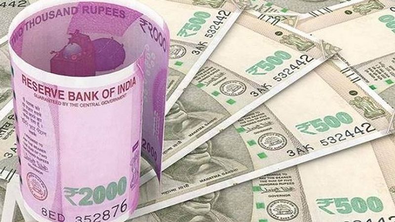 पोस्ट ऑफिस की इन योजनाओ में किसान विकास पत्र (KVP), सीनियर सिटिजन्स सेविंग्स स्कीम्स (SCSS), पब्लिक प्रोविडेंट फंड (PPF) और सुकन्या समृद्धि योजना (SSY) प्रमुख हैं। इन योजनाओं में अच्छा-खासा रिटर्न मिलता है। इन योजनाओं में निवेश करने से पपहले इन पर मिलने वाले ब्याज दर के बारे में जानना ठीक होगा। (फाइल फोटो)
