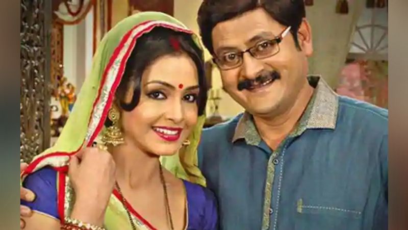 उन्होंने कहा- लेकिन मैं अपना सर्वश्रेष्ठ प्रयास करती रही और आज मैं इस मामले में धन्य हूं। मेरे पति और परिवार ने इस सबका भरपूर समर्थन किया। बता दें कि वे हमेशा से एक्ट्रेस बनना चाहती थी। मैं बचपन से ही पूरी तरह से फिल्मी हूं और मैं अपनी आखिरी सांस तक वही रहूंगी। मैंने बहुत कम उम्र से ही यह मन बना लिया था कि मुझे एक्ट्रेस ही बनना है।