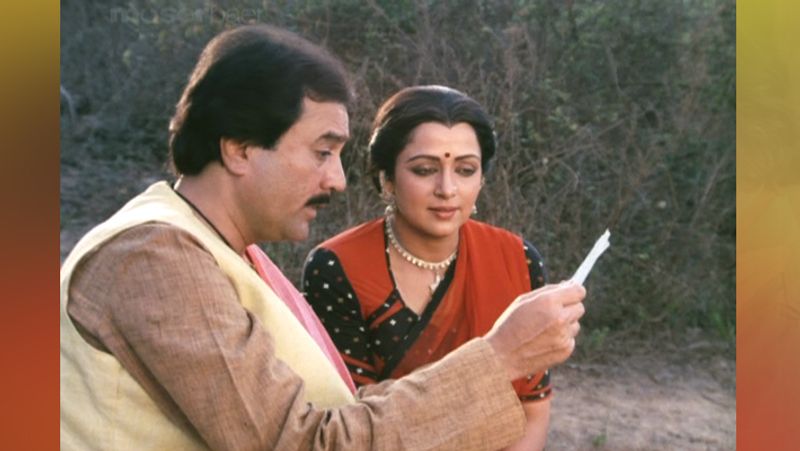 इस फिल्म के 4 साल बाद यानी 1974 में दोनों फिल्म प्रेम नगर में साथ नजर आए थे। यह फिल्म भी सुपरहिट साबित हुई थी। इसके अलावा दोनों ने मेहबूबा, बंदिश, राजपूत, विजय सहित अन्य फिल्मों में साथ काम किया। बता दें कि राजेश खन्ना ने जहां डिंपल कपाड़िया से शादी की थी वहीं, हेमा मालिनी ने धर्मेंद्र से। 