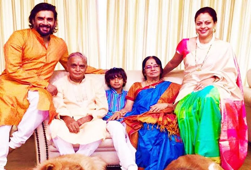 மாதவன் இயக்கி நடித்திருக்கும் ‘ராக்கெட்ரி நம்பி விளைவு’ என்ற படத்தின் ட்ரெய்லர் வெளியாகி ரசிகர்களிடையே நல்ல வரவேற்பைப் பெற்றுள்ளது. இதற்கு நன்றி தெரிவித்து ட்வீட் செய்துள்ள மாதவன், இந்த அதிர்ச்சி செய்தியையும் வெளியிட்டுள்ளார். 