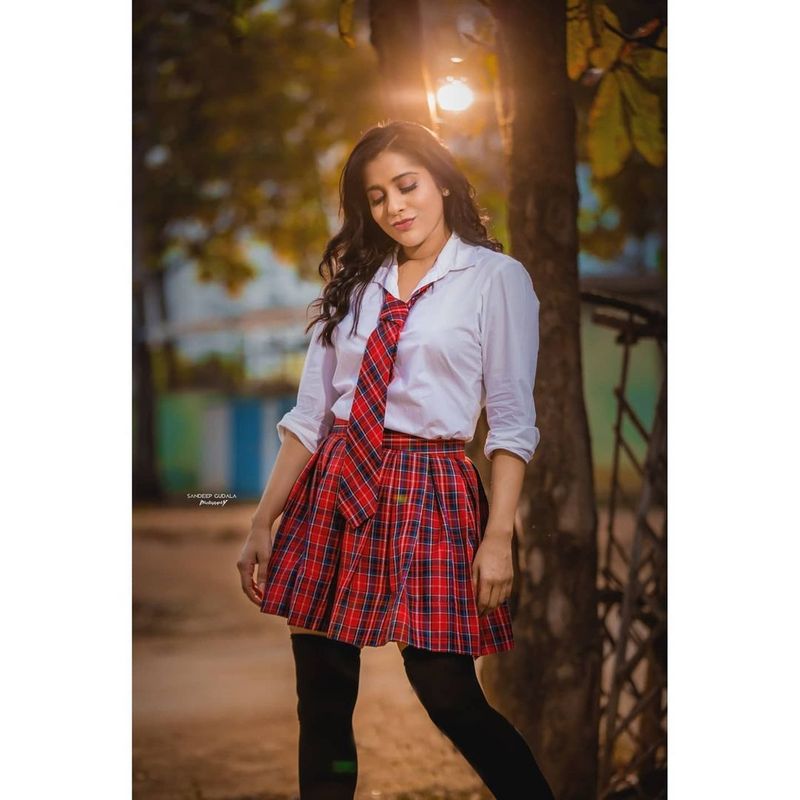 మరోవైపు సుధీర్ తో రష్మీ బుల్లితెర కెమిస్ట్రీ కొనసాగుతుంది. వీరిద్దరి మధ్య ఎఫైర్ ఉందన్న వార్తలు , రష్మీ, సుధీర్ కెరీర్ లకు బాగా ఉపయోగపడింది.
