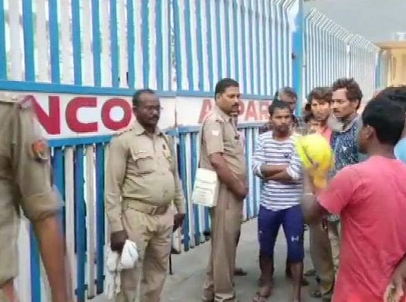 करीब एक घंटे की मशक्कत के बाद सभी मजदूरों को बाहर निकाल कर उन्हें नेहरू अस्पताल में भर्ती करवाया गया। जहां इलाज चल रहा है। वहीं, मुख्यमंत्री योगी आदित्यनाथ ने सोनभद्र में निजी कंपनी, लैंको के थर्मल पावर प्लांट में हुई दुर्घटना को संज्ञान में लिया है। 