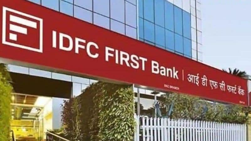फर्स्ट मिलेनिया क्रेडिट कार्ड (FIRST Millennia Credit Card) सभी ऑनलाइन खर्च पर 6X रिवॉर्ड पॉइंट (रिवॉर्ड रेट- 1.5 फीसदी), सभी ऑफलाइन खर्च पर 3X रिवॉर्ड पॉइंट (रिवॉर्ड रेट- 0.75 फीसदी), बर्थडे के मौके पर किए जाने वाले सभी खर्च पर 10X रिवॉर्ड पॉइंट (रिवॉर्ड रेट- 2.5 फीसदी), 20 हजार रुपए से ज्यादा के सभी खर्च पर 10X रिवॉर्ड पॉइंट (रिवॉर्ड रेट- 2.5 फीसदी) मिलता है। वहीं फ्यूल, ईएमआई, इन्श्योरेंस ट्रांजैक्शन और कैश विदड्रॉअल पर कोई रिवॉर्ड पॉइंट नहीं मिलता। (फाइल फोटो)
