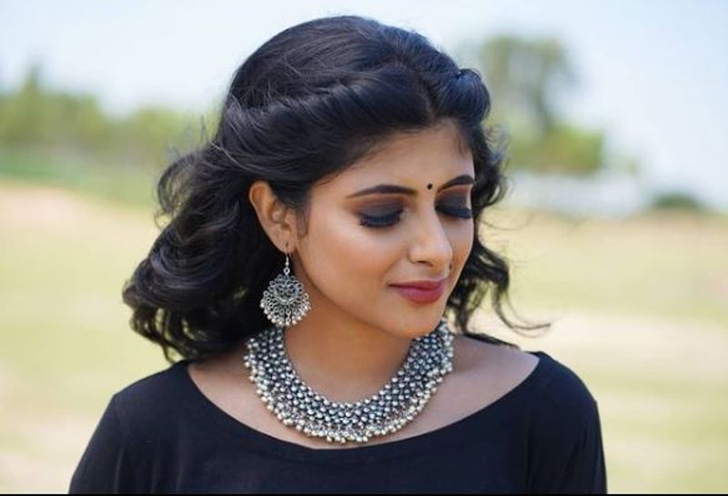 <p>ಚಾಲೆಂಜಿಂಗ್ ಸ್ಟಾರ್ ದರ್ಶನ್ ಅಭಿನಯದ ರಾಬರ್ಟ್ ಚಿತ್ರ 'ಡ್ಯಾನ್ಸ್ ಫ್ಲೋರ್ ಬೇಬಿ' ಹಾಡು ಹಾಡಿದ್ದಾರೆ.</p>